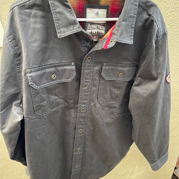 Legendary Whitetails Gray Button-Up Shirt - Picture 4 of 4